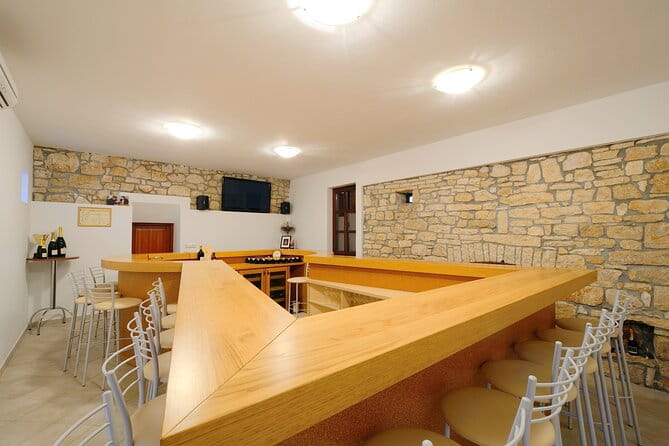 Private Sparkling Wine Tasting in Istria - Exploring the Experience in Depth