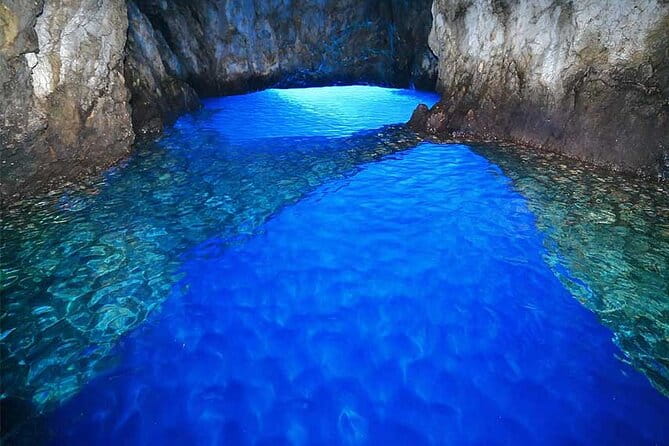 Private speedboat tour to Blue Cave and visit Island Hvar - FAQ