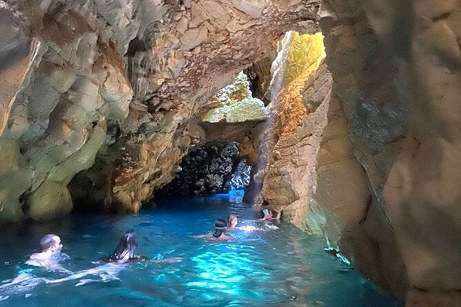 Private Speedboat Tour to Sakarun Bay and Golubinka Cave - Exploration of Sakarun Bay