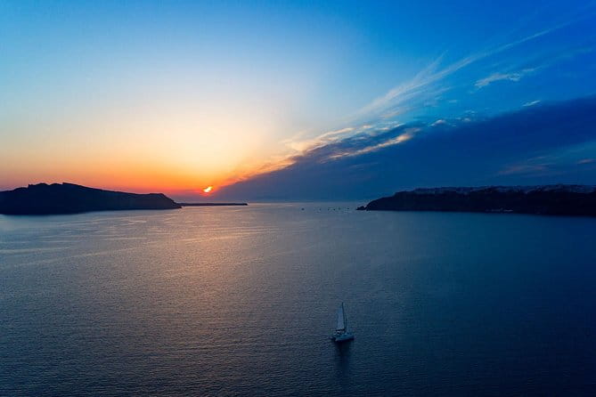 Private Sunset Cruise with Dinner and Drinks! - Close-Up Views of Santorini’s Iconic Beaches and Volcano