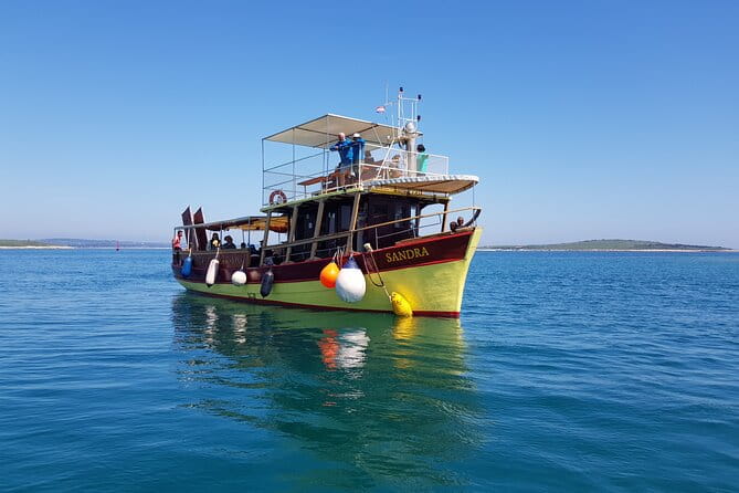 Private Sunset Dolphin Excursion with Dinner and Animation - Navigating the Itinerary: What to Expect