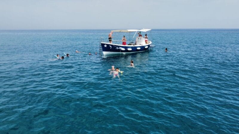 Private sunset excursion along the coast of Cefalù - The Boat and Equipment: Comfort and Utility
