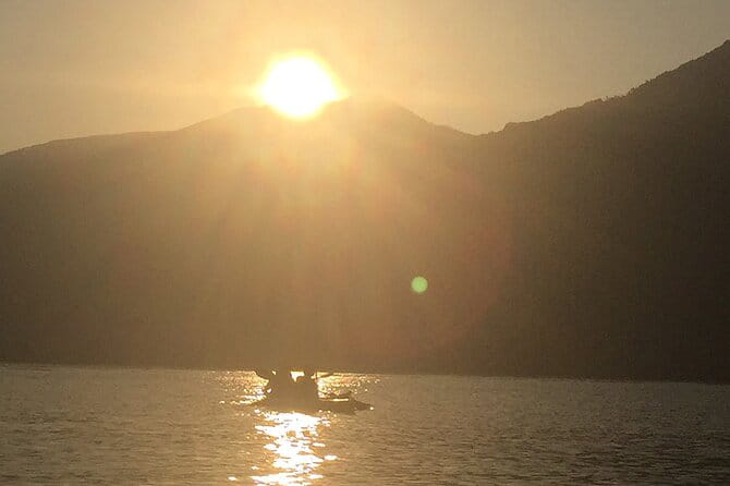 Private Sunset Kayak Villas Experience - Exploring Lake Como from a Kayak: A Practical Review of the Sunset Villas Experience