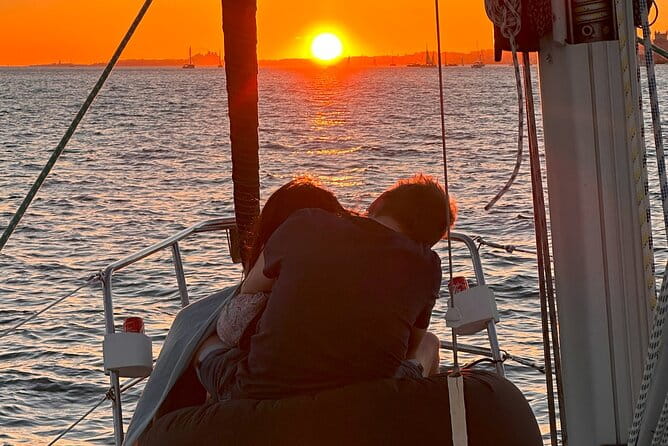 Private Sunset Sailing Boat Tour in Lisbon - FAQ