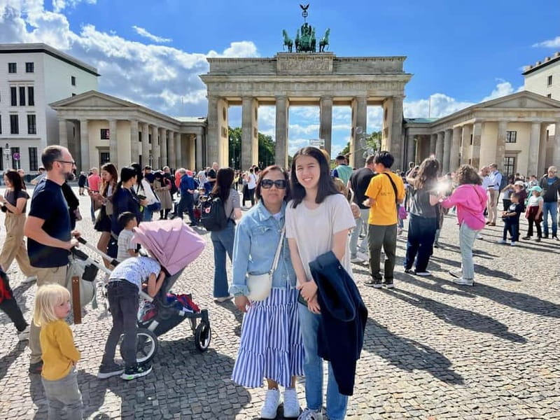 Private Taxi Tour through Berlin East and West and Kiez 4-6h - Exploring the Full Berlin Experience: A Deep Dive into the Private Taxi Tour