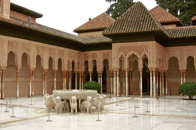 Private Tour Alhambra, Generalife and Nasrid Palaces - FAQs