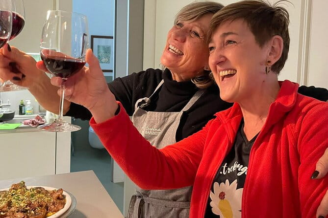 Private Tour and Cooking Class in Milano with a Milanese Family - Key Points / Takeaways