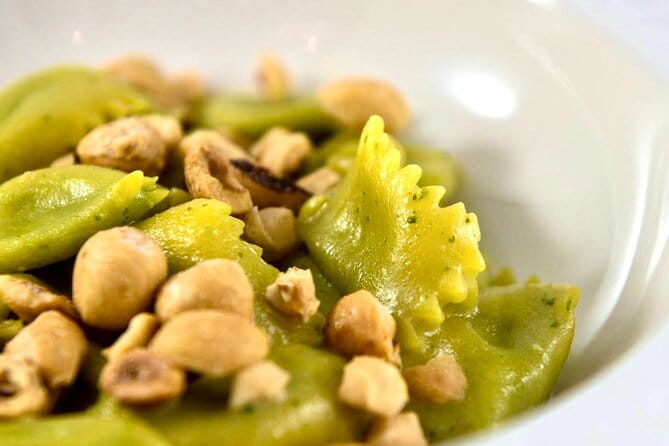 Private Tour and Lunch in a typical restaurant in old town - Key points / Takeaways