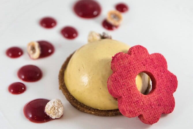 Private Tour and Lunch in a typical restaurant in old town - Discovering Genoa in Style: A Deep Dive into the Rickshaw and Food Tour