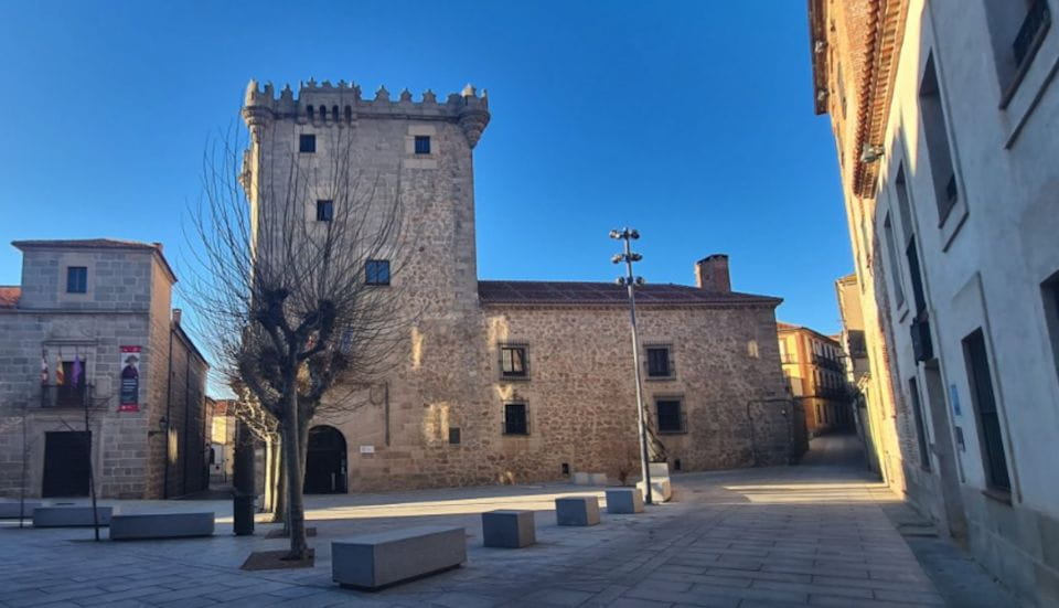 Private Tour Avila and Segovia With Hotel Pickup - Key Points
