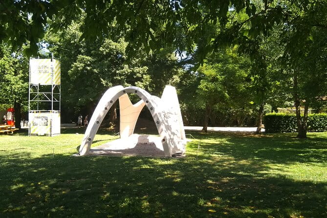 Private tour Biennale 2025: Intelligens, natural, artificial - FAQ