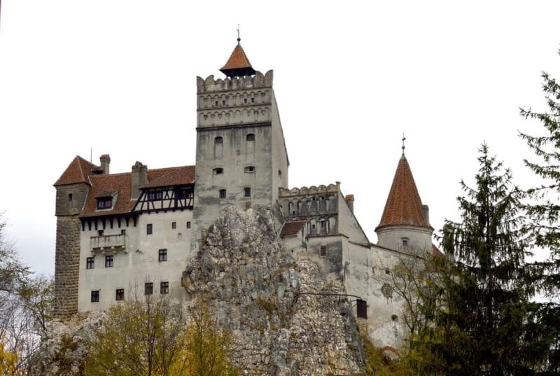 PRIVATE TOUR Bucharest: Wednesday, Dracula & Pele 3 Castles - Practical Tips for the Best Experience