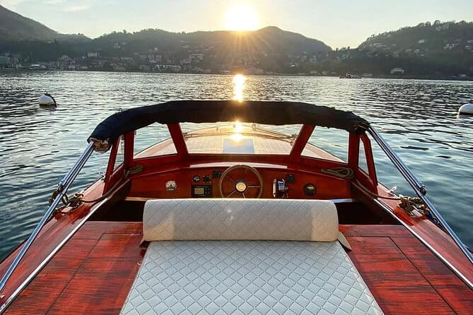 Private Tour by Classic Wooden Boat on Lake Como 6 pax - A Thorough Look at the Experience