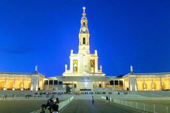 Private Tour: Fátima, Nazaré and Óbidos - A Detailed Look at the Experience