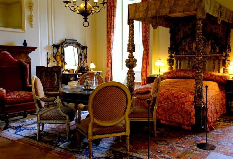 Private Tour from Amsterdam: De Haar Castle & Railway Museum - Starting the Day: Pick-up and the Luxury Ride