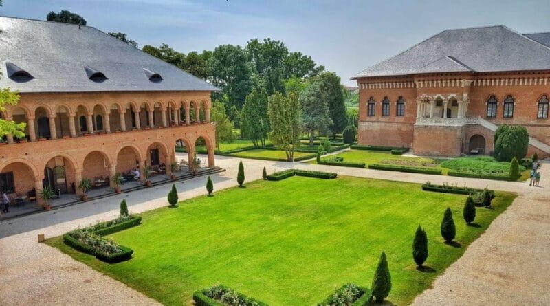 Private Tour from Bucharest to Dracula's tomb and Mogosoaia - Who Would Love This Tour?