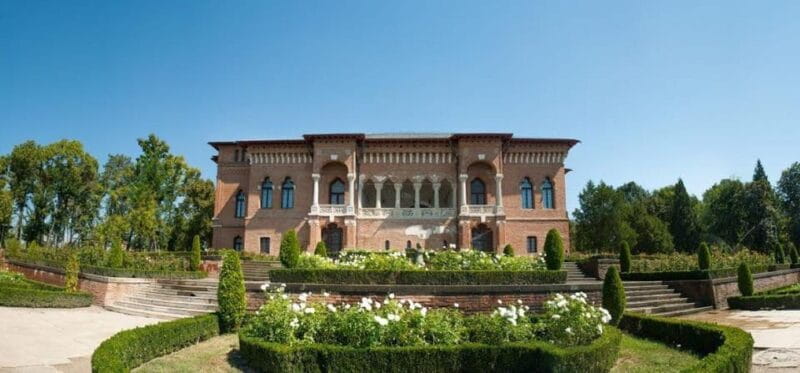 Private Tour from Bucharest to Dracula's tomb and Mogosoaia - Detailed Breakdown of the Itinerary