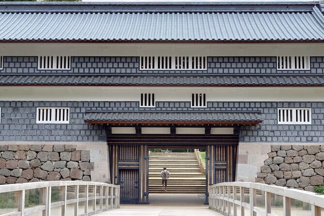 Private Tour From Kanazawa Gold Leaf and Sushi Delights - Booking and Cancellation Policies