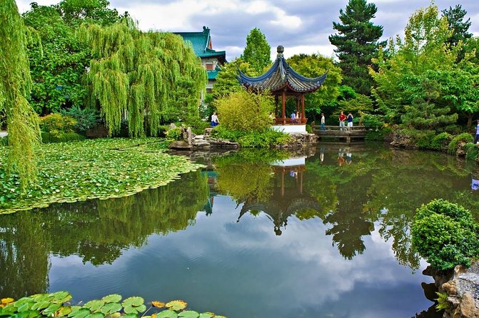 Private Tour: Gardens of Vancouver - Queen Elizabeth Park
