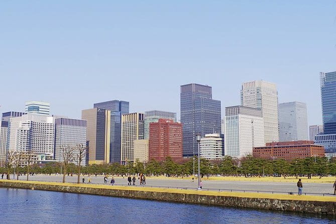 Private Tour - History, Art and Nature at the Imperial Palace - Kitanomaru Park Stroll