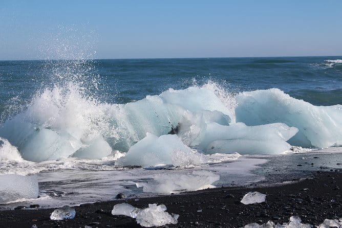 Private Tour Höfn: Jokulsárlón , Diamond Beach, Secret Glacier - How the Day Unfolds: From Dawn to Dusk
