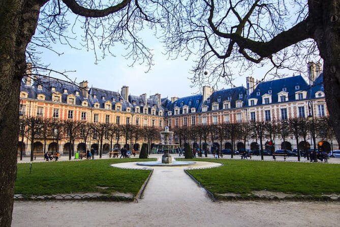 Private Tour in Italian of Paris: Centre, Montmartre, Louvre - FAQs