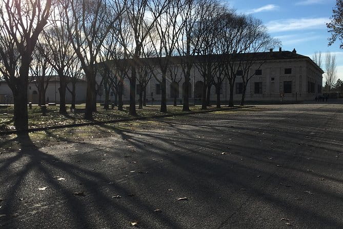 Private Tour Lazing Between the Giants - Who Will Love This Tour