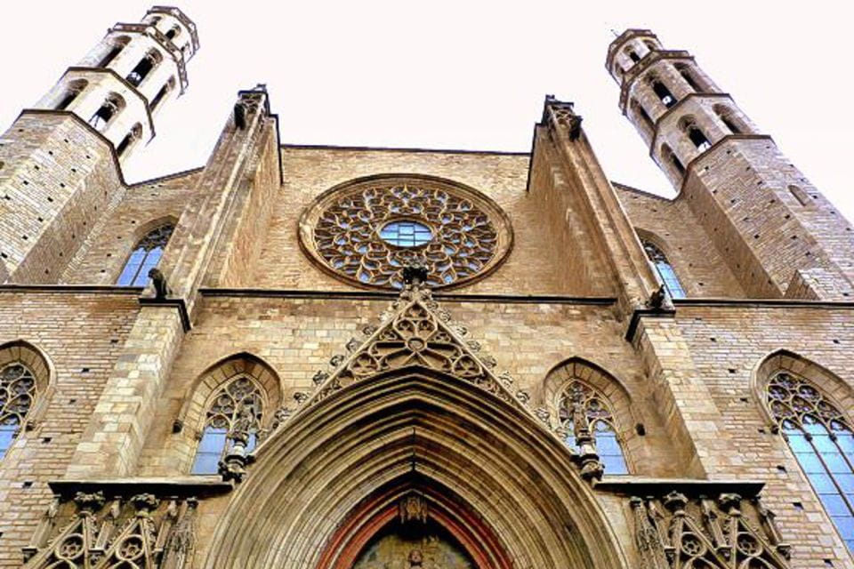 Private Tour of Barcelona With Driver and Guide - Luxury Vehicle and Chauffeur