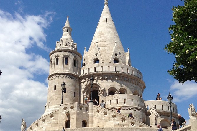 Private Tour of Budapest With a Private Transfer and Guide From Vienna - Key Locations