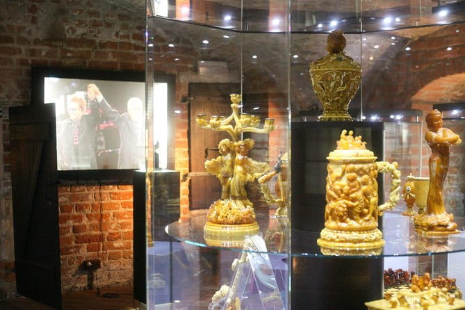 Private Tour of Gdansk Old Town for Kids and Families - Exploring the Old Town: Streets, Stories, and Fun Tasks