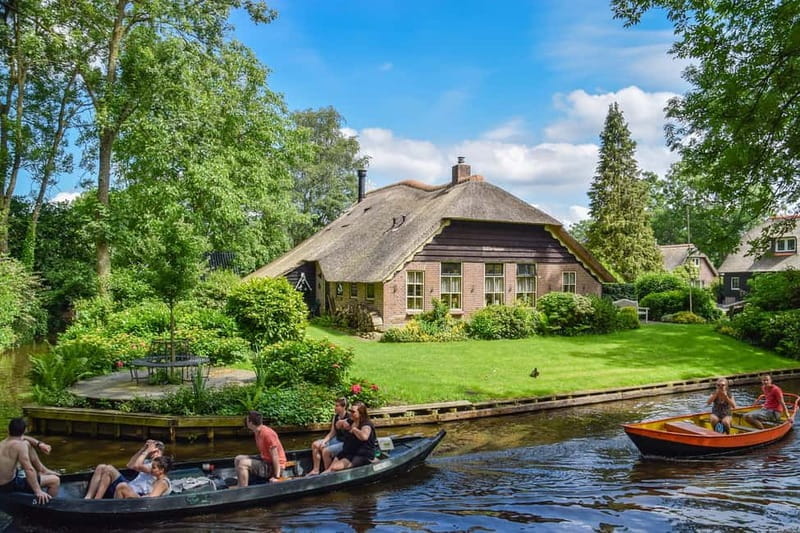 Private Tour of Giethoorn (Dutch Venice) & Batavia Land - Starting the Day: The Magic of Giethoorn