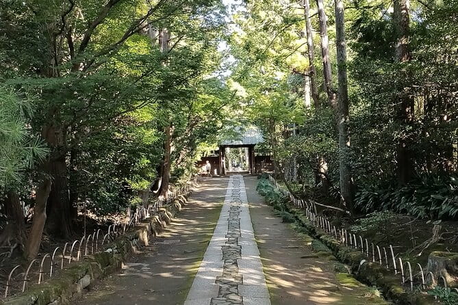 Private Tour of North Kamakura Temples With Licensed Guide - Accessibility and Recommendations
