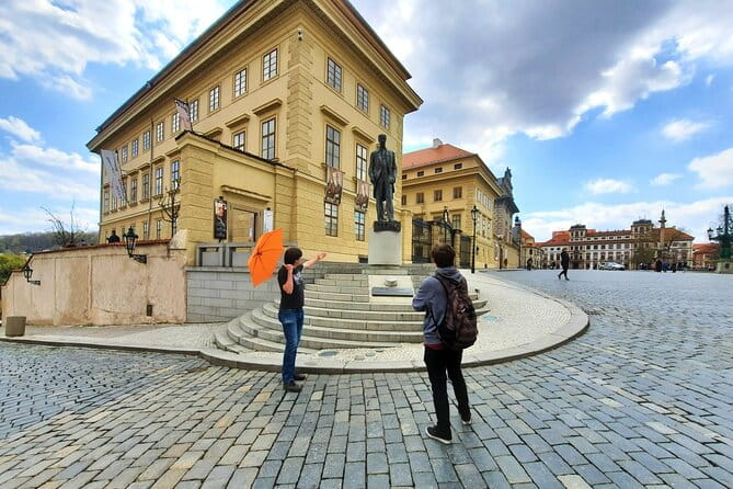 Private Tour of Prague Castle Interiors and Lunch included - Inside a Gothic Masterpiece: St. Vitus Cathedral