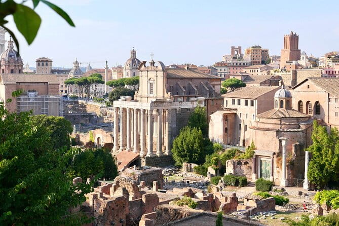Private Tour of Roman Forum, Palatine Hill and Circus Maximus - Entering Rome’s Heart: The Starting Point and First Impressions