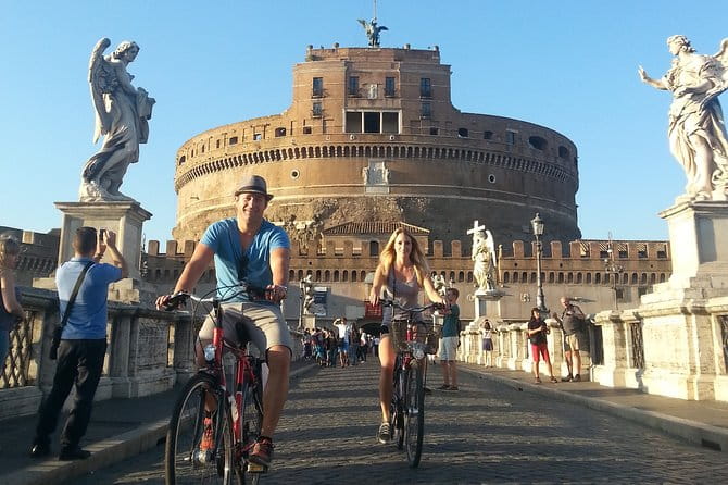 Private Tour of Rome by Bike - A Ride Around The Most Famous Places of Rome - Entering Rome’s Historic Streets: First Impressions