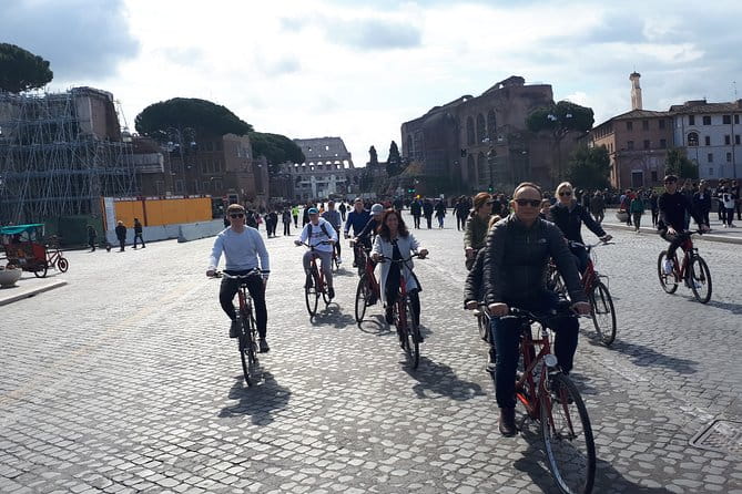 Private Tour of Rome by Bike - A Ride Around The Most Famous Places of Rome - The Trevi Fountain: A Must-See Masterpiece