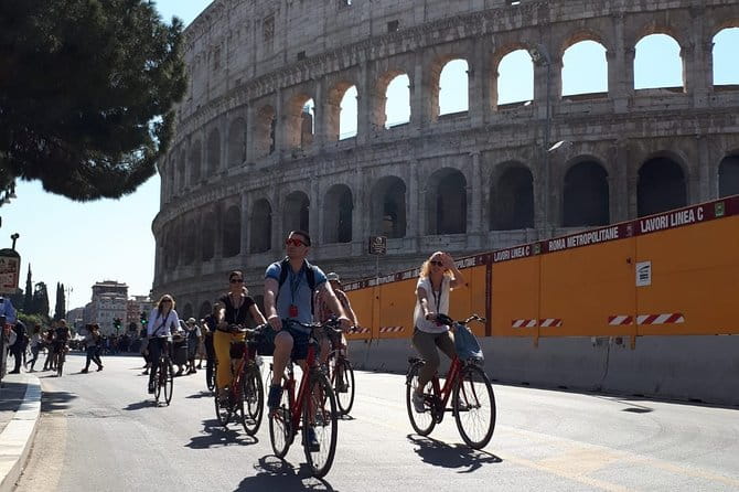 Private Tour of Rome by Bike - A Ride Around The Most Famous Places of Rome - Via del Corso and Modern Rome