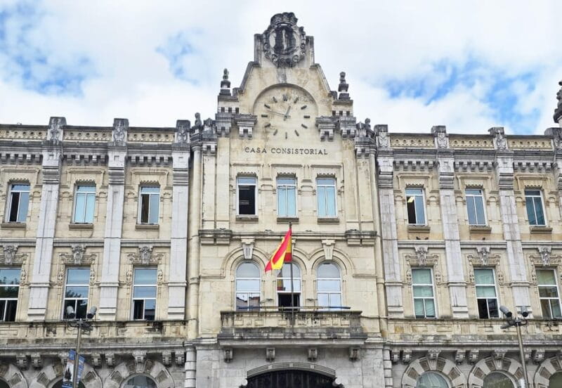 Private tour of Santander with interior of the cathedral and Centro Botín - Ending with Art at Centro Botín