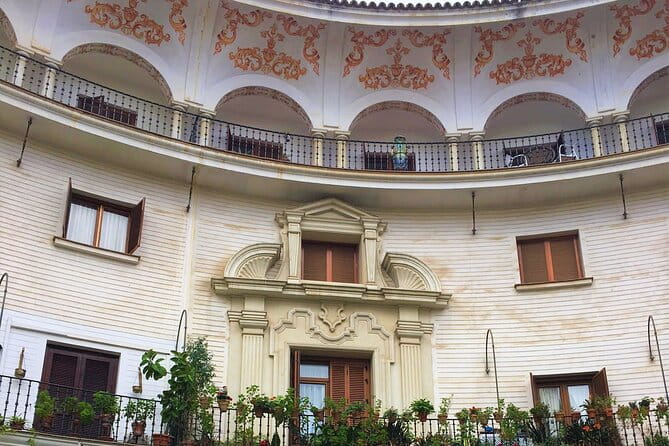 Private tour of Seville highlights - Inside the Alcázar and Nearby Highlights