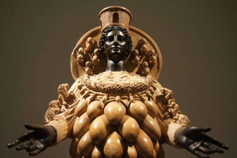 Private Tour of the National Archaeological Museum of Naples - Highlights of the Farnese Collection and Ancient Sculptures