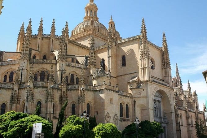 Private Tour: Segovia Day Trip from Madrid by High-Speed Train - Key Points