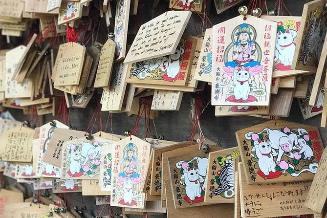 Private Tour - Thousands of Lucky Cats! Go by Tram, Gotokuji Tour - Discovering the Neighborhood Museum