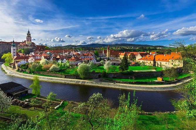 Private Tour to Cesky Krumlov from Prague - Key points / Takeaways