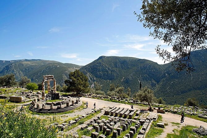 Private Tour to Delphi from Athens with a Licensed Guide - The Delphi Archaeological Museum: Treasures of the Past