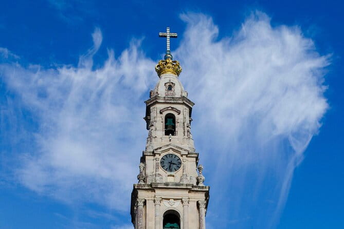 Private Tour to Fátima with an Official Guide - Exploring the Sanctuary of Our Lady of Fátima in Depth
