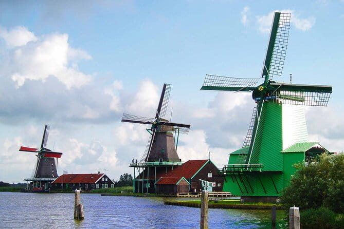 Private Tour to Giethoorn with boat and Zaanse Schans windmills - Price and Value Considerations