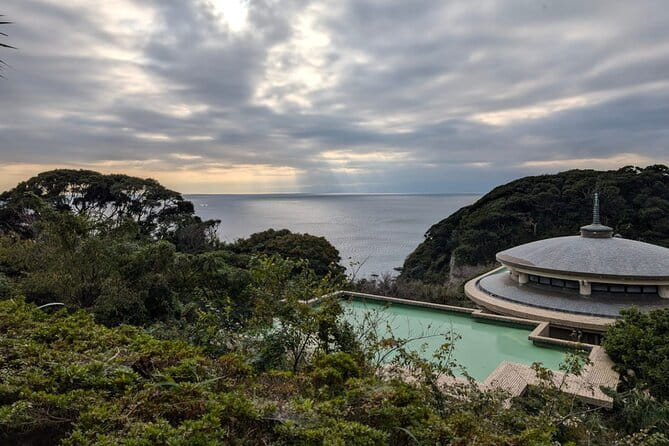 Private Tour to Kamakura and Enoshima in Spanish - Visiting Enoshima