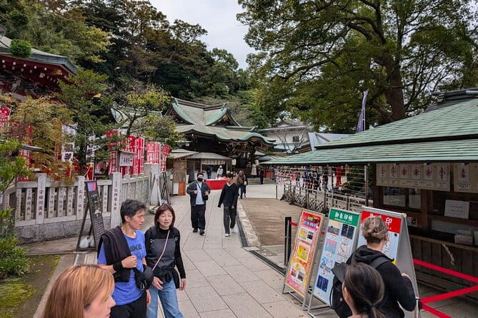 Private Tour to Kamakura and Enoshima in Spanish - Lunch and Dining