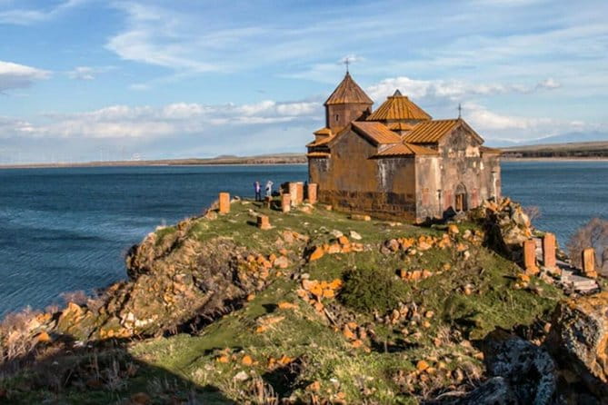 Private tour to Khor Virap, Areni winery, Noravank, Selim pass, Hayravank - Key points / Takeaways