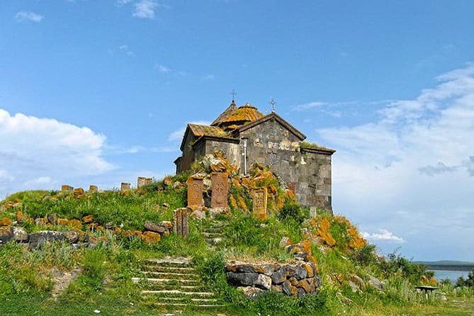 Private tour to Khor Virap, Areni winery, Noravank, Selim pass, Hayravank - Entering Armenia’s Sacred Heart at Khor Virap